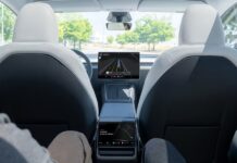 Tesla affiche une incroyable statistique de Robotaxi que les sceptiques détesteront